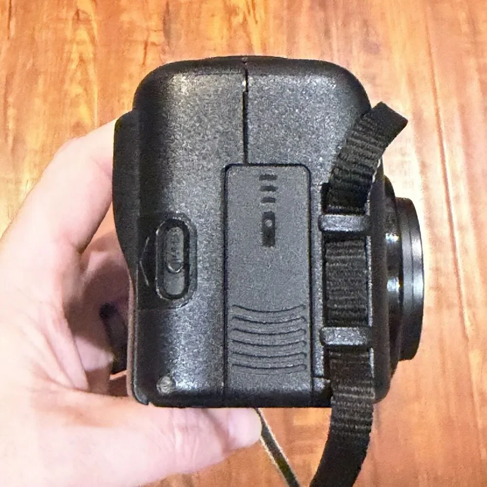 Canon Sure Shot Mega Zoom 76 Caption Point & Shoot 35mm Film Camera